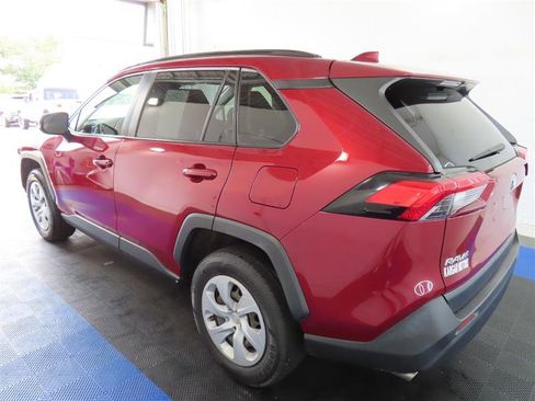 Used 2021 Toyota RAV4 LE FWD image 10
