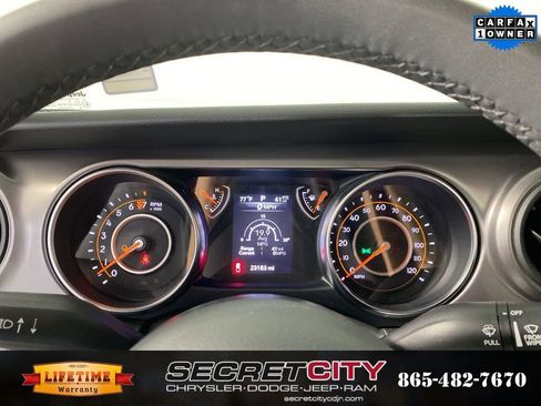 Used 2023 Jeep Gladiator Sport image 17