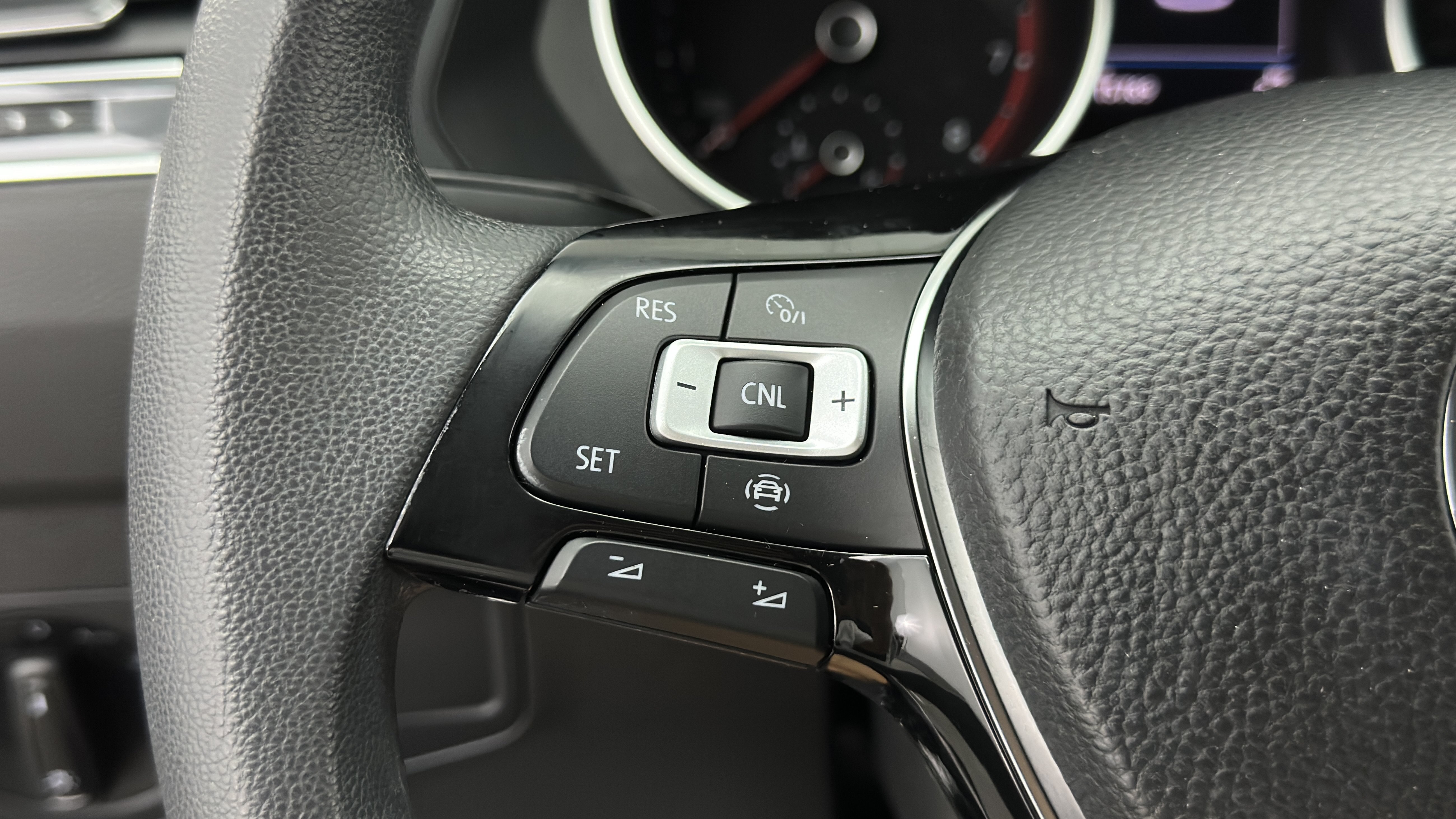 Used 2020 Volkswagen Tiguan S FWD image 18