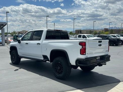 New 2026 Chevrolet Silverado 2500 ZR2 AWD/4WD image 22