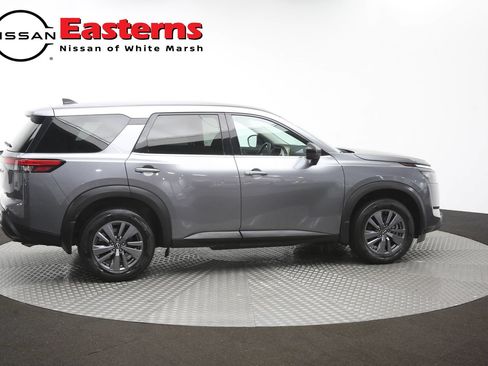Used 2023 Nissan Pathfinder S AWD/4WD image 42