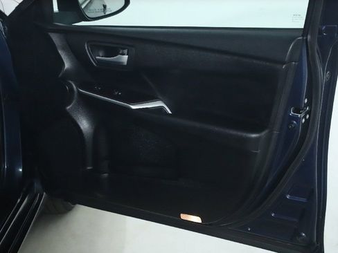 Used 2017 Toyota Camry XLE FWD image 32