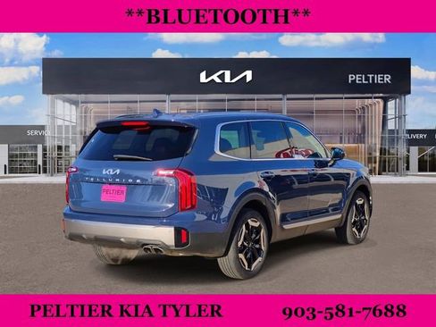 Certified 2025 Kia Telluride S image 8