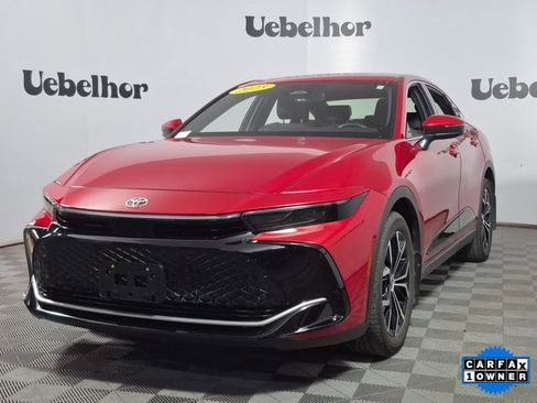 Used 2023 Toyota Crown XLE image 3