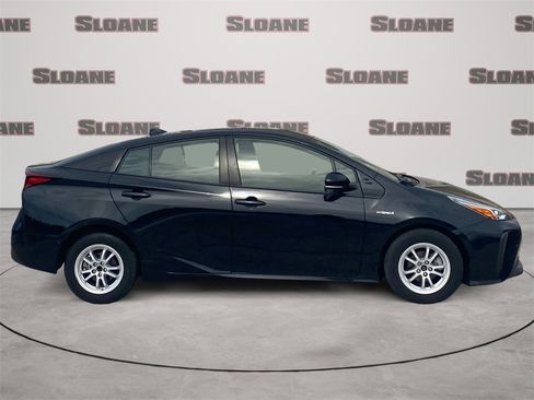 Used 2019 Toyota Prius LE image 6