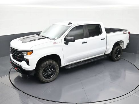 Used 2024 Chevrolet Silverado 1500 Custom Trail Boss AWD/4WD image 12