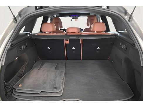 Used 2024 Mercedes-Benz GLC 300 4MATIC image 18