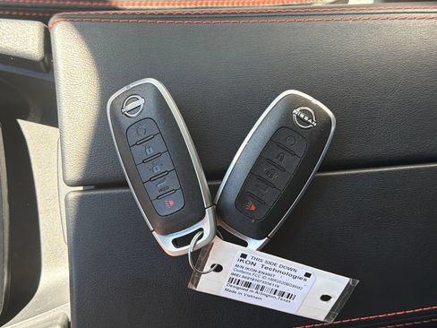 Used 2025 Nissan Rogue SV AWD/4WD image 27