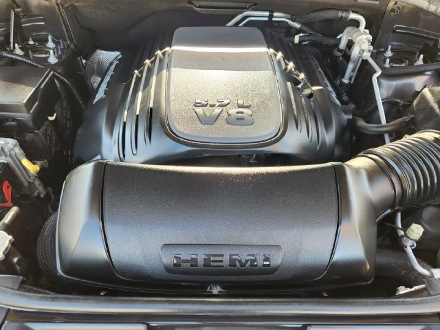 Used 2017 Dodge Durango R/T w/ Technology Group AWD/4WD image 32