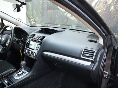 Used 2017 Subaru Crosstrek 2.0i Premium AWD/4WD image 24