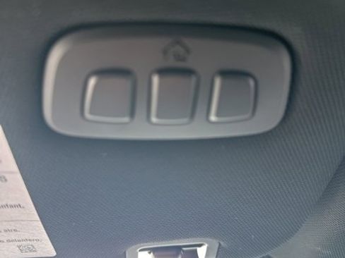 Used 2025 Ford Explorer ST-Line w/ ST-Line Street Pack image 20