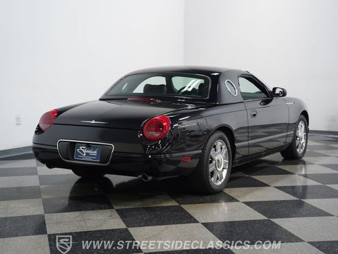 Used 2005 Ford Thunderbird RWD image 12