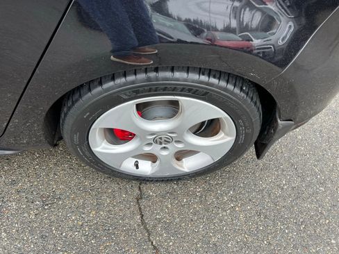 Used 2010 Volkswagen GTI 4-Door image 10