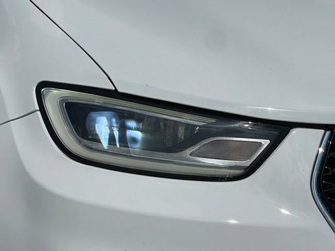 Used 2023 Chrysler Pacifica Touring-L FWD image 38