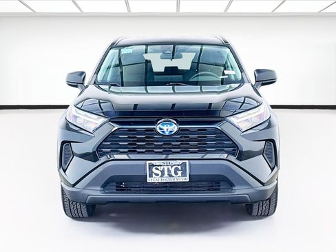 Used 2023 Toyota RAV4 LE AWD/4WD image 2