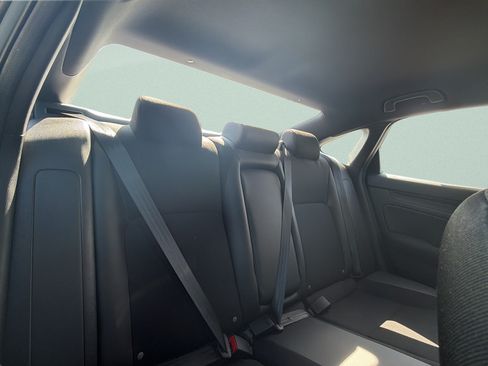 Used 2025 Honda Civic Sport image 30