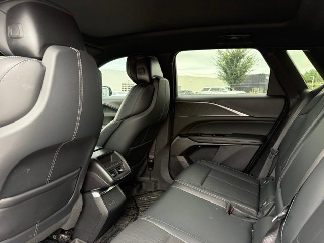 Used 2024 Cadillac Lyriq Sport AWD/4WD image 9