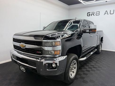 Used 2015 Chevrolet Silverado 2500 LTZ w/ LTZ Plus Package image 3
