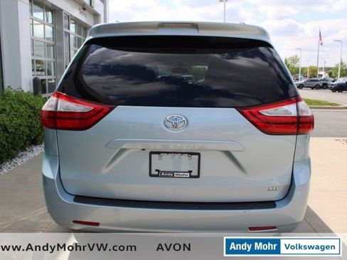 Used 2015 Toyota Sienna XLE FWD image 7