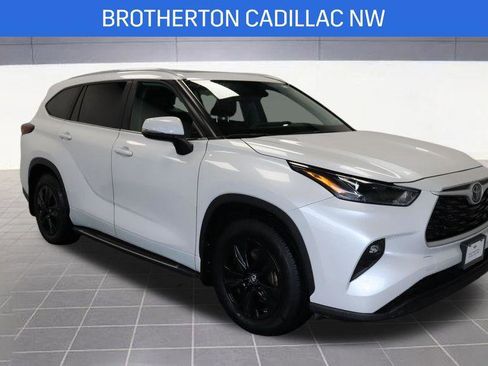 Used 2024 Toyota Highlander XLE image 10