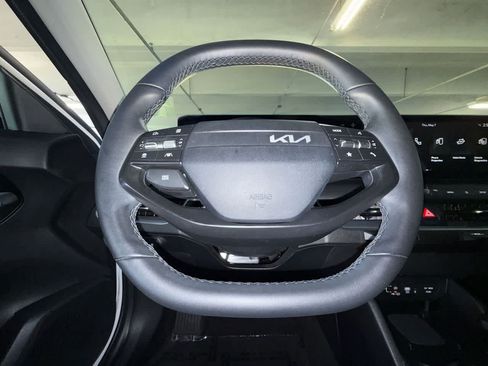 Used 2025 Kia K4 EX FWD image 15