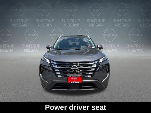 Used 2025 Nissan Rogue SV w/ SV Premium Package FWD image 10