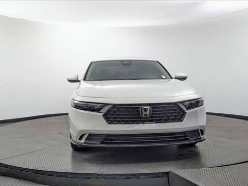 Used 2023 Honda Accord EX image 12