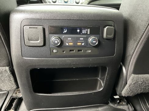 Used 2020 GMC Yukon XL SLT AWD/4WD image 15