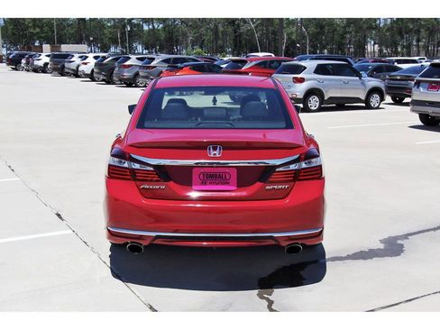 Used 2017 Honda Accord Sport image 7