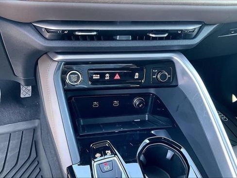 Used 2025 Audi Q5 Premium Plus w/ Premium Plus AWD/4WD image 26