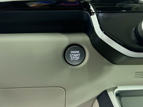 New 2026 Kia Carnival SX image 23