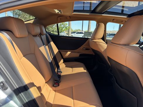 New 2025 Lexus ES 350 w/ Premium Package image 11