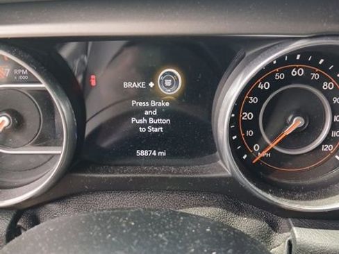Used 2018 Jeep Wrangler Unlimited Sahara AWD/4WD image 7