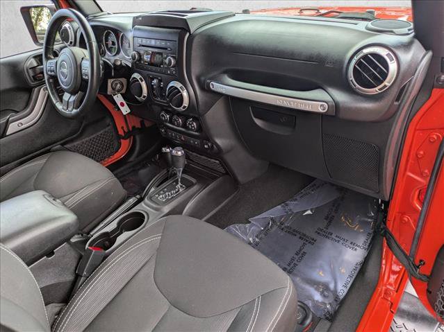Used 2015 Jeep Wrangler Unlimited Sahara AWD/4WD image 19