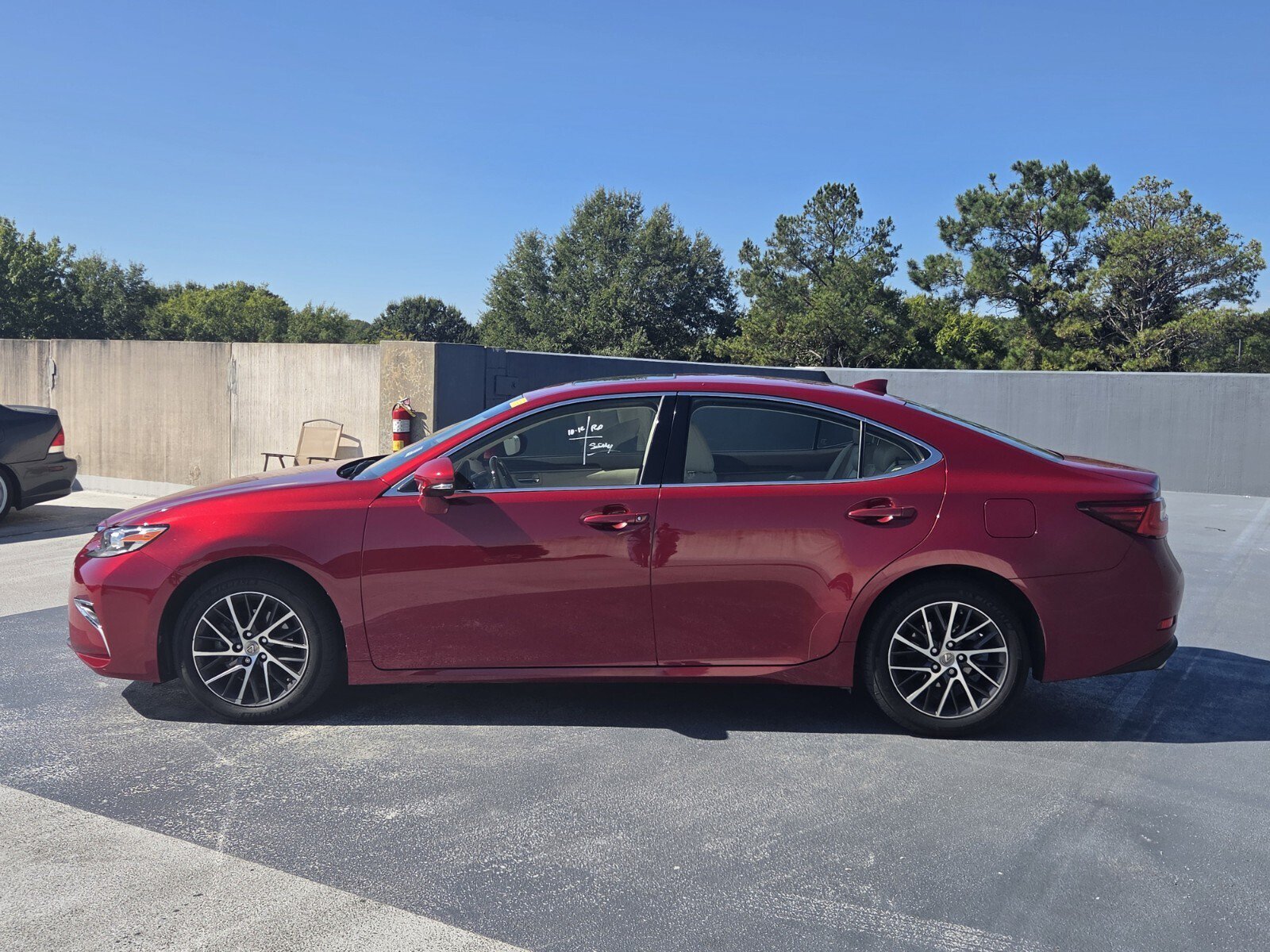 Used 2016 Lexus ES 350 w/ Luxury Package w/Wood Trim FWD image 2