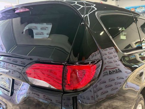 Used 2022 Chrysler Voyager LX image 7