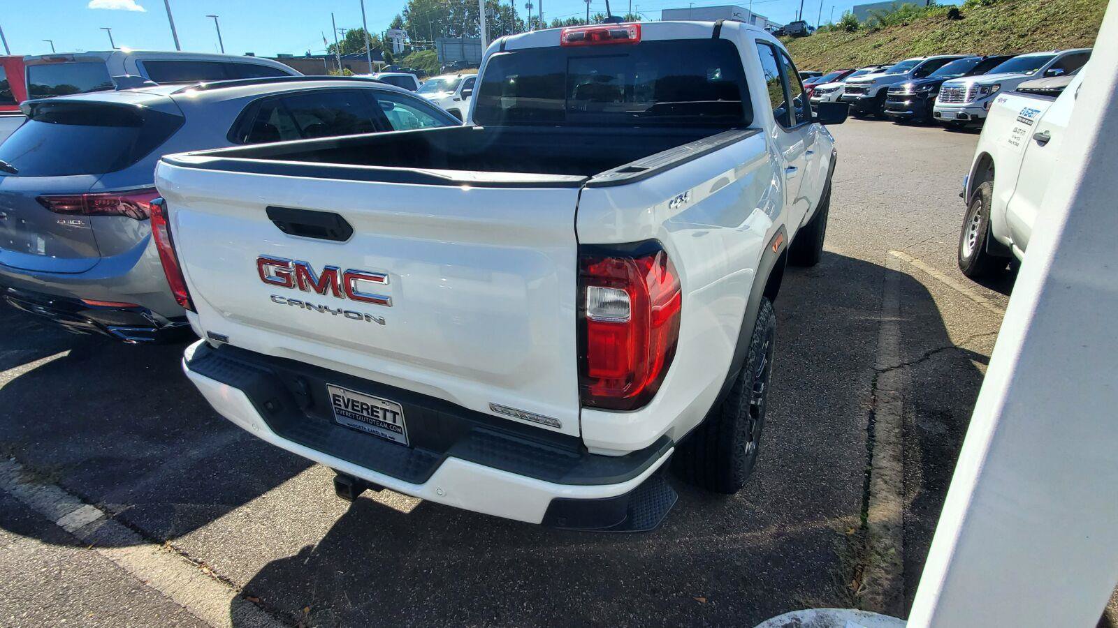 Used 2025 GMC Canyon Elevation w/ Convenience Package AWD/4WD image 9