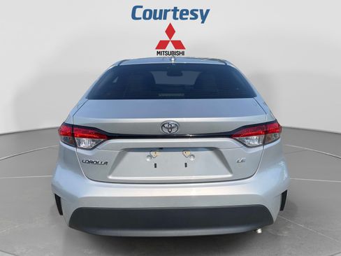 Used 2024 Toyota Corolla LE FWD image 4
