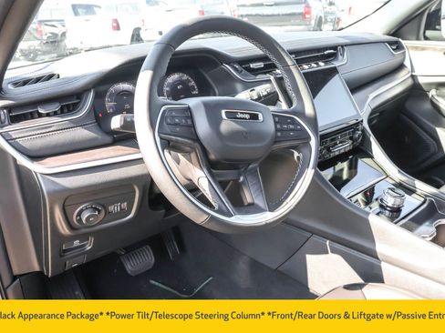 New 2025 Jeep Grand Cherokee Limited w/ Luxury Tech Group II image 4