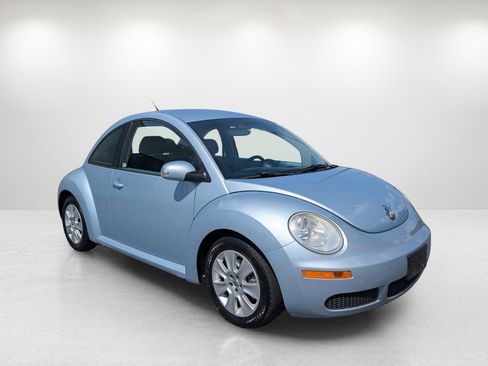 Used 2009 Volkswagen Beetle S image 3
