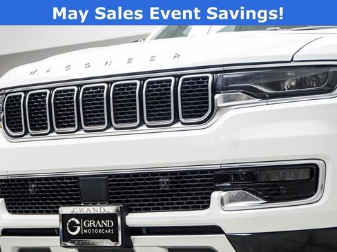 Used 2024 Jeep Wagoneer L Series II w/ Flexible Seating Group AWD/4WD image 2