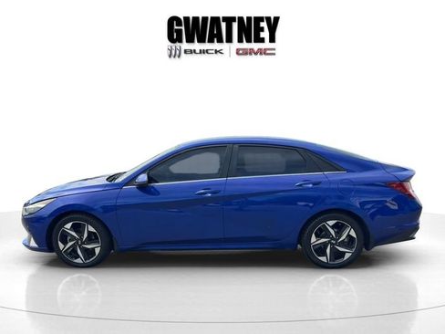 Used 2023 Hyundai Elantra Limited w/ Winter Weather Package FWD image 6