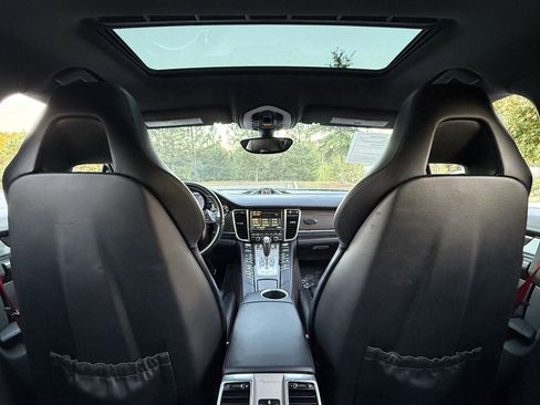 Used 2016 Porsche Panamera GTS image 31