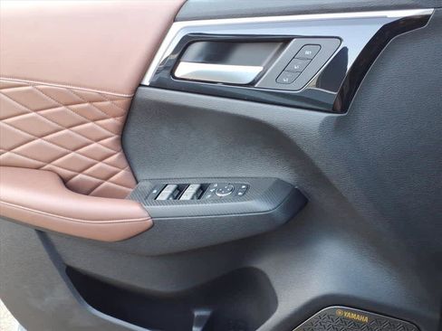 New 2026 Mitsubishi Outlander SEL image 12