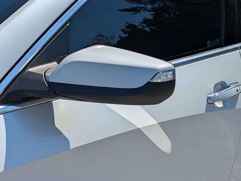 Used 2017 Chevrolet Malibu Premier w/ Premier Sun and Wheel Package FWD image 11