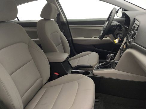 Used 2018 Hyundai Elantra SE image 21