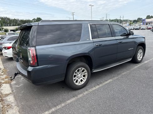 Used 2020 GMC Yukon XL SLT w/ Open Road Package AWD/4WD image 10