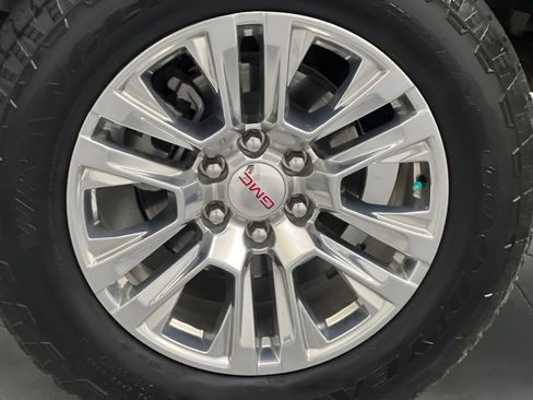 Used 2025 GMC Sierra 1500 Denali w/ Technology Package AWD/4WD image 71