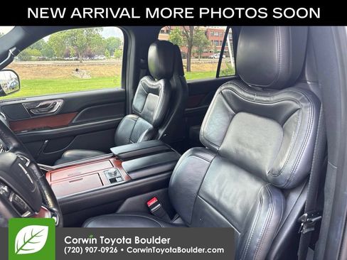 Used 2021 Lincoln Navigator Reserve AWD/4WD image 10