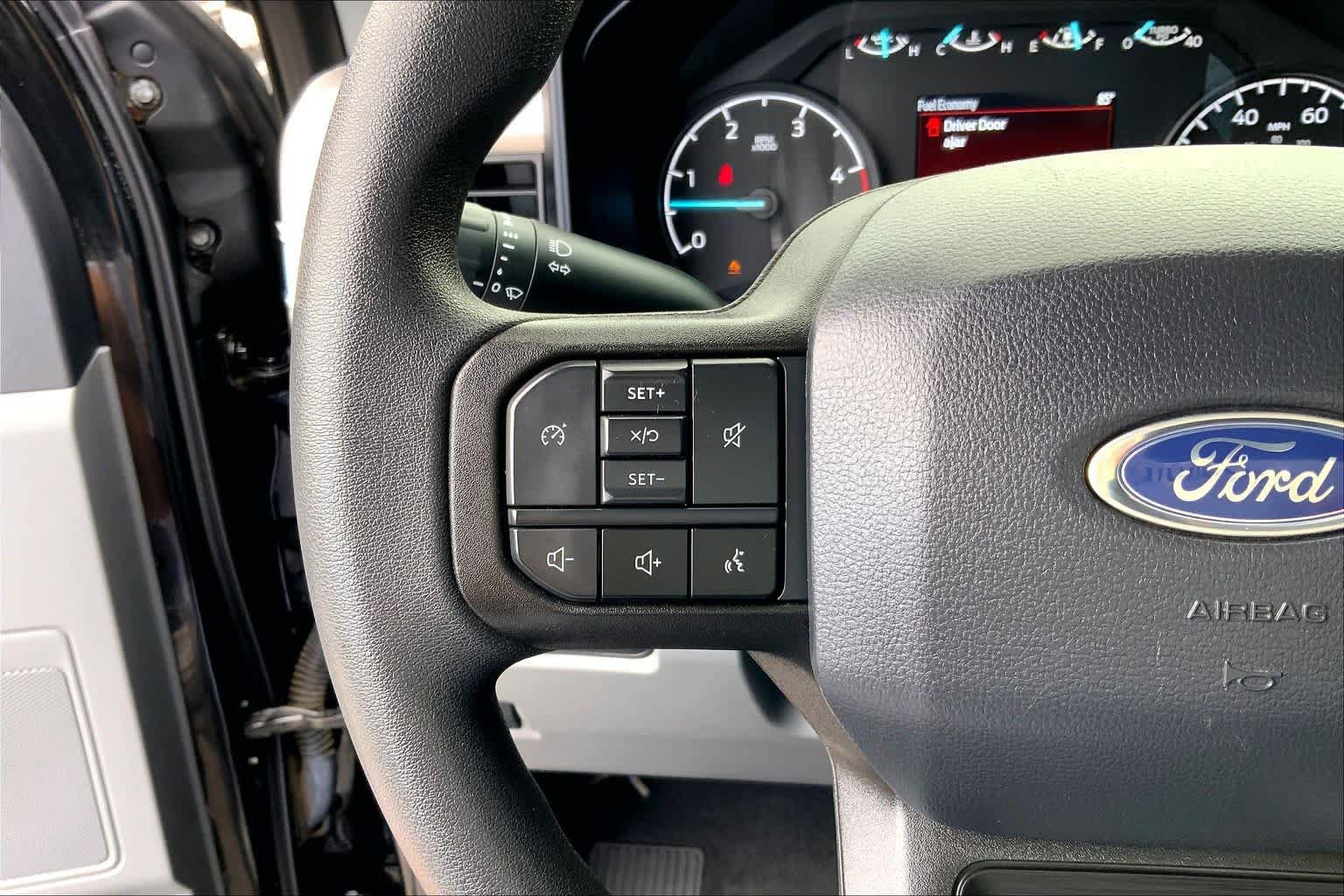 Used 2023 Ford F350 XLT w/ 360-Degree Camera Package AWD/4WD image 16